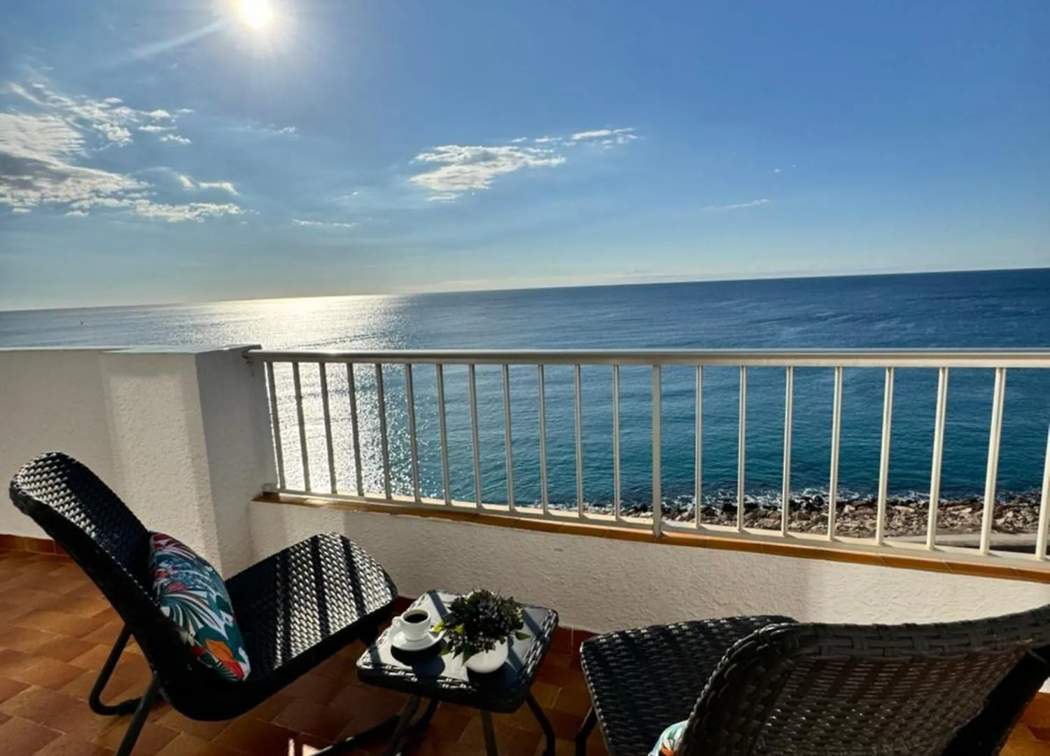 Charming Sea Front 3 Bedroom Apartment - Incredible Views! 라메틀라 데 마르