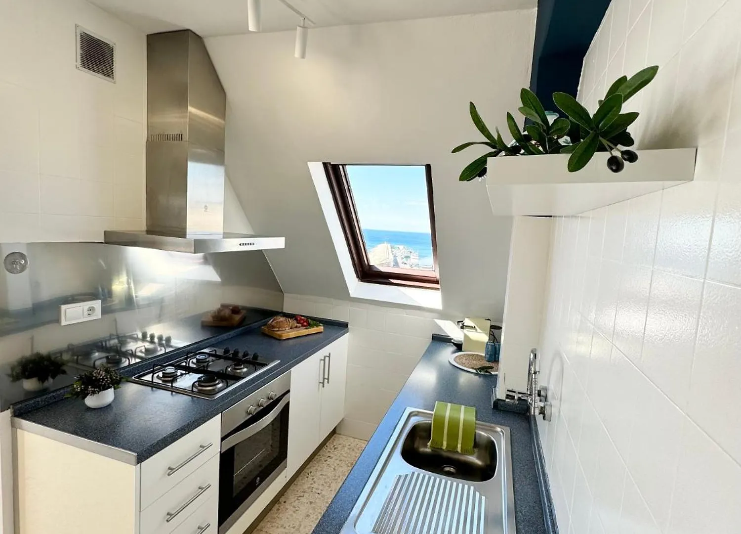 Charming Sea Front 3 Bedroom Apartment - Incredible Views! L'Ametlla de Mar