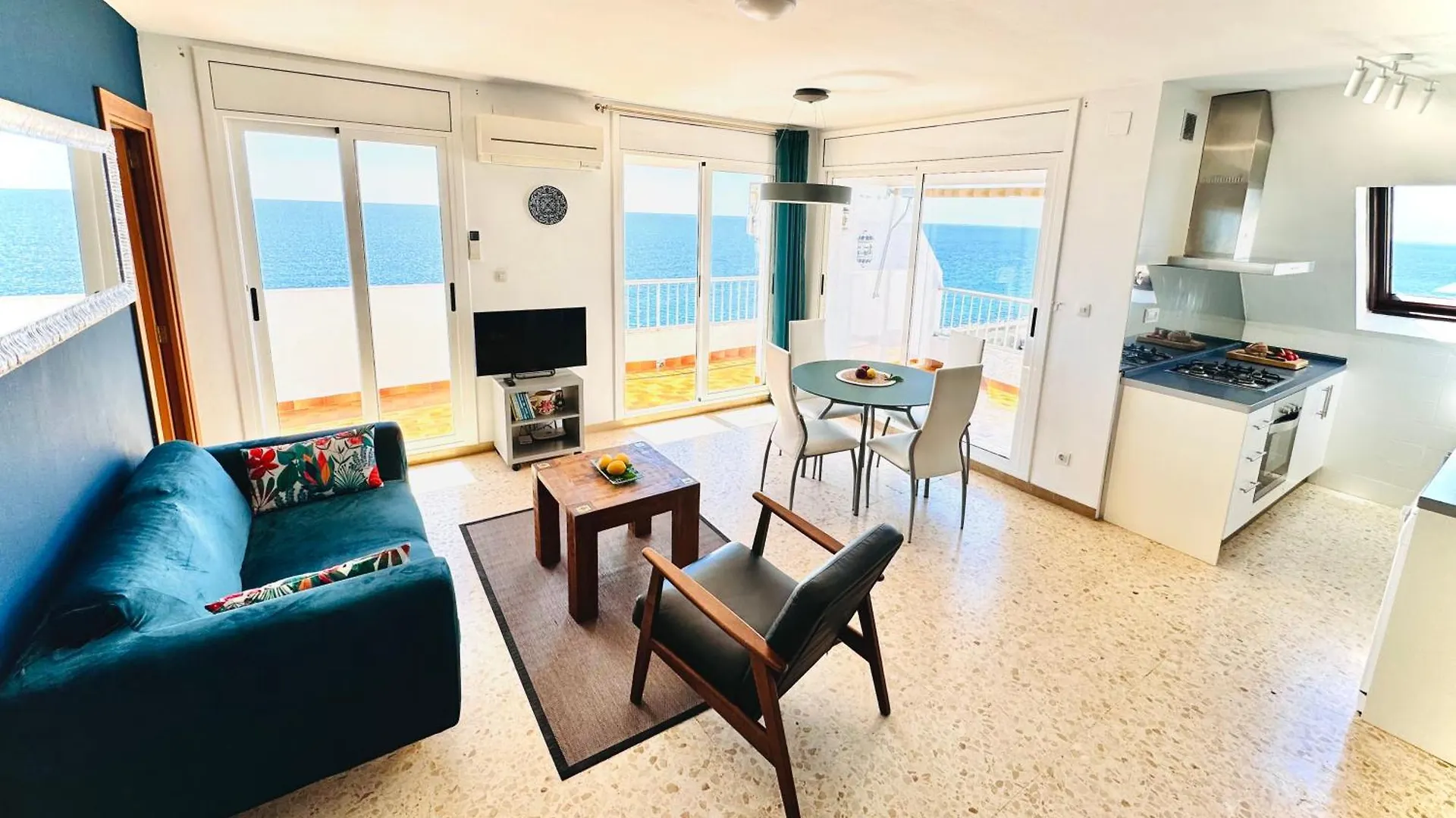 Charming Sea Front 3 Bedroom Apartment - Incredible Views! L'Ametlla de Mar Spain