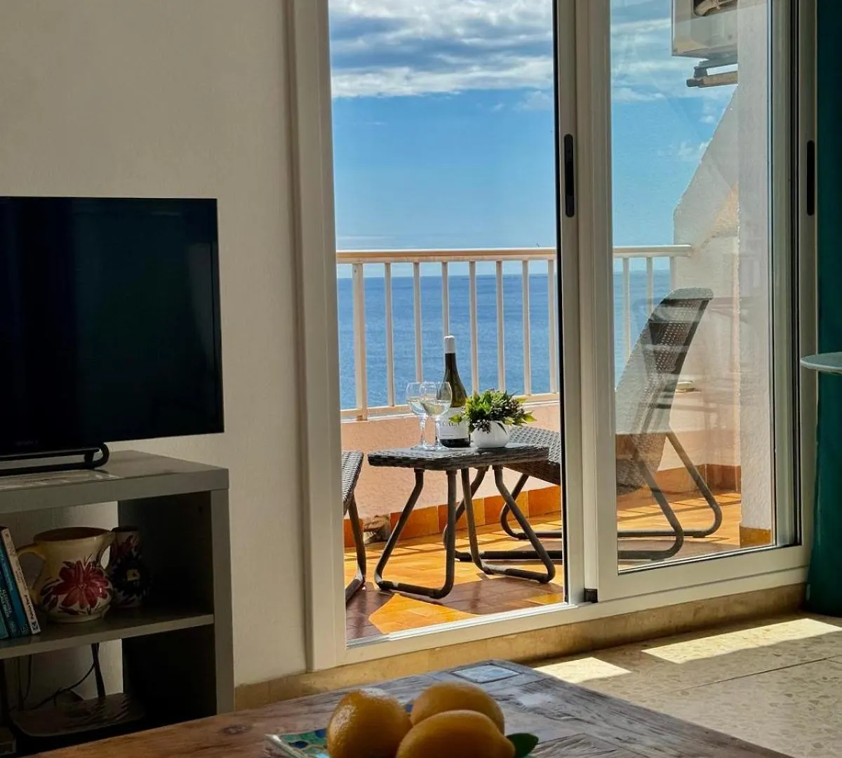 Charming Sea Front 3 Bedroom Apartment - Incredible Views! L'Ametlla de Mar